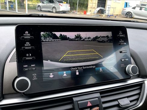 Used 2018 Honda Accord Touring image 26