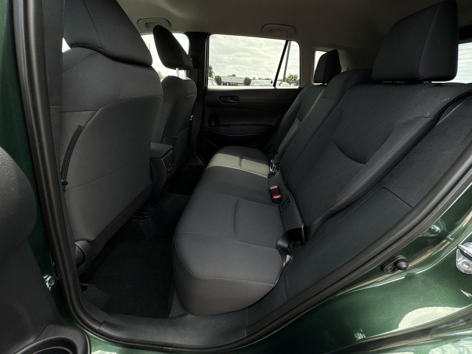 Used 2023 Toyota Corolla Cross LE AWD/4WD image 23