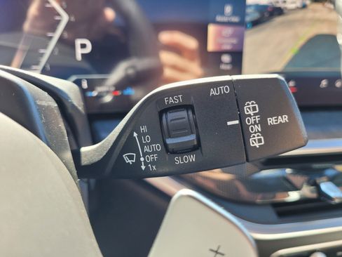 Used 2026 BMW X5 sDrive40i w/ M Sport Package image 30