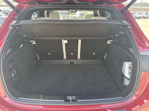 Used 2025 Mercedes-Benz GLA 250 image 8