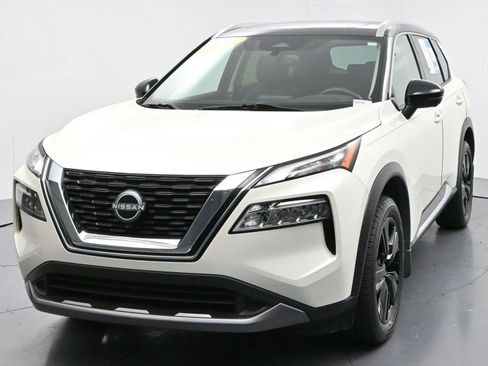 Used 2023 Nissan Rogue SL FWD image 3
