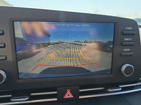 Used 2023 Hyundai Elantra SEL FWD image 14