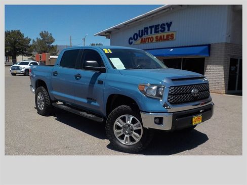 Used 2021 Toyota Tundra SR5 w/ SR5 Upgrade Package AWD/4WD image 12