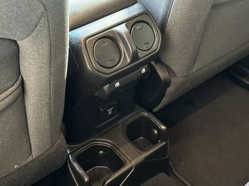 Used 2024 Jeep Wrangler Unlimited Sahara AWD/4WD image 14