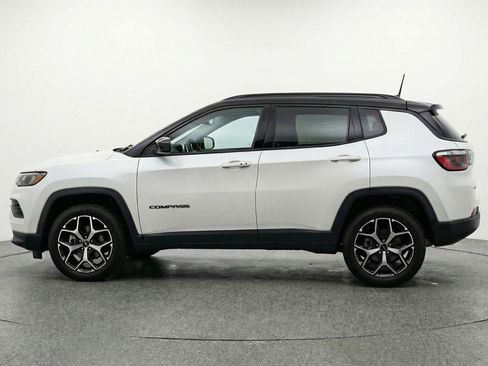Used 2025 Jeep Compass Limited image 4