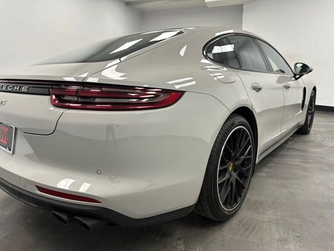 Used 2018 Porsche Panamera 4S image 28