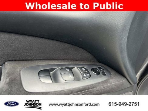 Used 2015 Nissan Pathfinder SV image 26