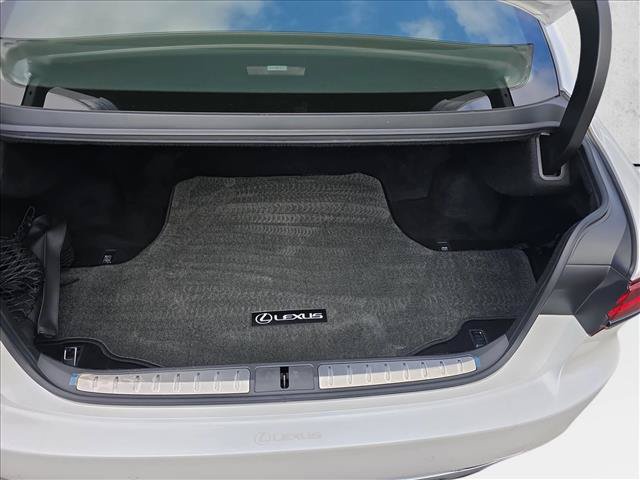 Used 2021 Lexus LS 500h AWD image 12