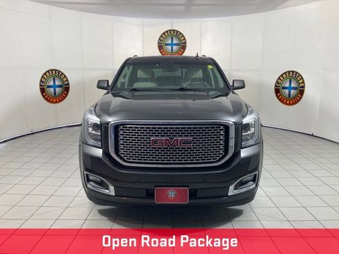 Used 2017 GMC Yukon XL Denali w/ Open Road Package AWD/4WD image 9