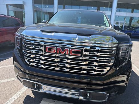 Used 2023 GMC Sierra 1500 Denali w/ Denali Reserve Package image 5
