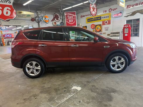 Used 2014 Ford Escape SE image 6
