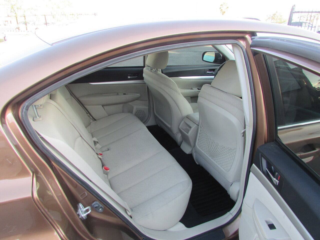 Used 2011 Subaru Legacy 2.5i AWD/4WD image 41