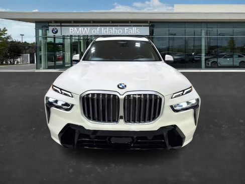 New 2026 BMW X7 xDrive40i w/ M Sport Package AWD/4WD image 2