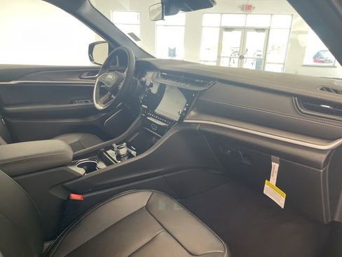 New 2026 Jeep Grand Cherokee L Limited AWD/4WD image 24