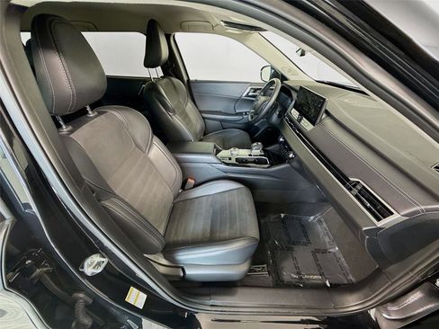 Used 2025 Mitsubishi Outlander SE FWD image 24