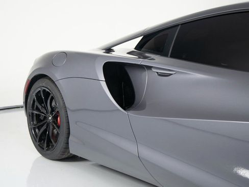 Used 2023 McLaren Artura image 34