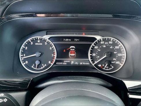 Certified 2024 Nissan Pathfinder SV w/ Black Appearance Package FWD image 25