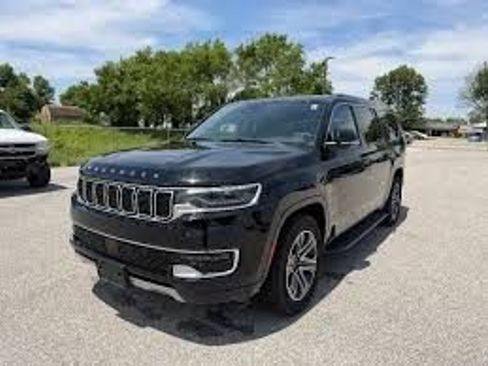 Used 2024 Jeep Wagoneer L Series III w/ Flexible Seating Group AWD/4WD image 1