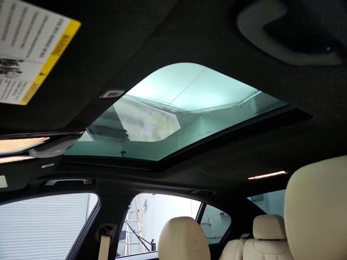 Used 2017 BMW 530i xDrive image 15