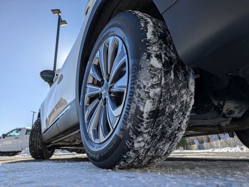 Used 2025 Buick Envision Preferred image 38