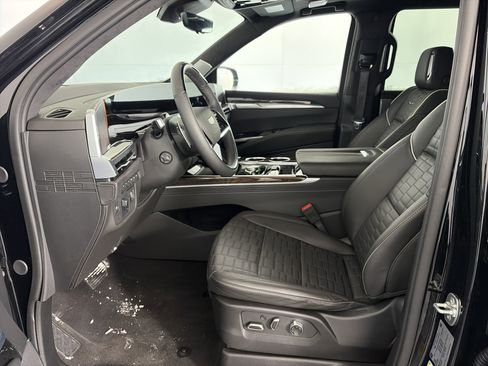 Used 2025 Cadillac Escalade Sport Platinum image 6