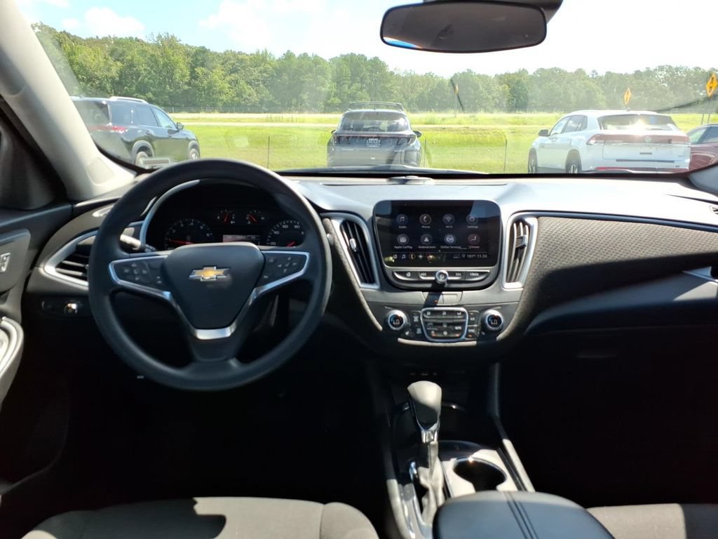 Used 2024 Chevrolet Malibu LT FWD image 9