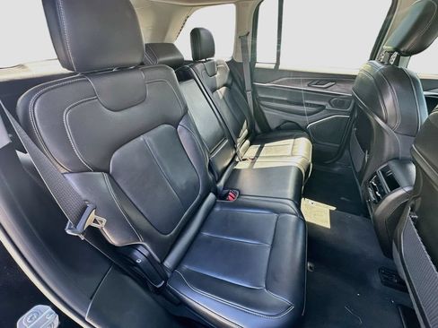 Used 2022 Jeep Grand Cherokee Limited RWD image 31