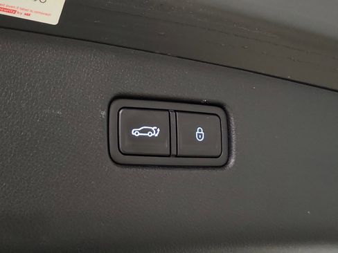 Used 2022 Genesis GV70 2.5T w/ Select Package image 10