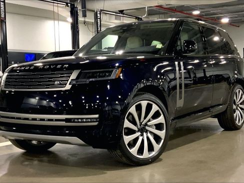 New 2026 Land Rover Range Rover SE AWD/4WD image 1