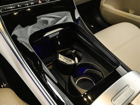 Certified 2025 Mercedes-Benz GLC 300 4MATIC image 13