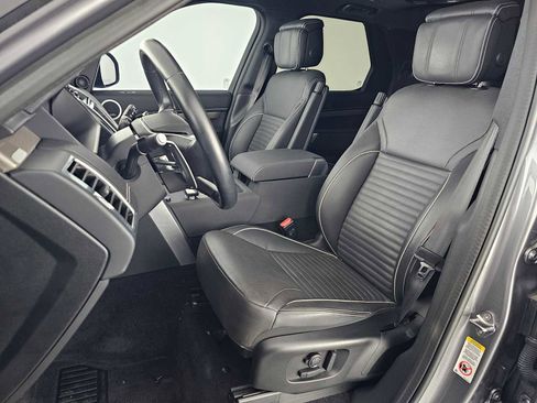 Used 2023 Land Rover Discovery Metropolitan Edition image 21