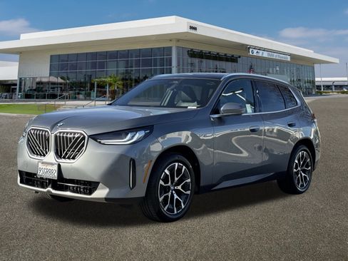 Used 2025 BMW X3 xDrive30i w/ Premium Package image 5