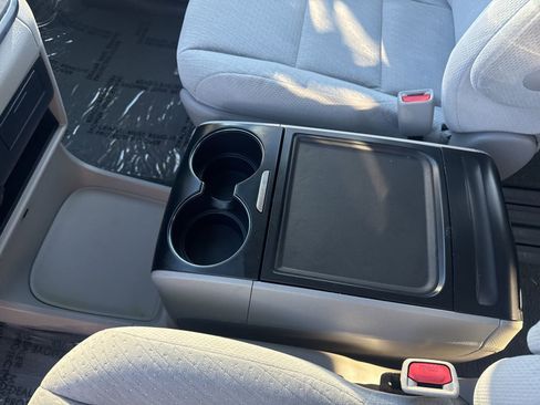Used 2015 Toyota Sienna LE image 19