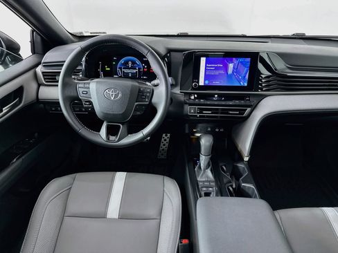 Used 2025 Toyota Camry SE FWD image 21