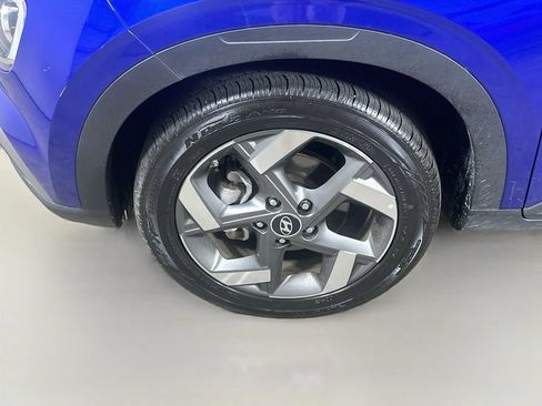 Used 2025 Hyundai Venue SEL FWD image 8