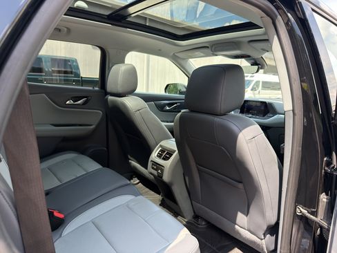 Used 2019 Chevrolet Blazer LT w/ Sun and Wheels Package FWD image 17