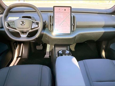 New 2025 Volvo EX30 Plus w/ Protection Package Premier image 7