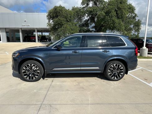 Used 2026 Volvo XC90 B6 Plus w/ Protection Package Premier AWD/4WD image 3