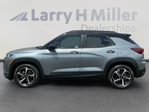 Used 2021 Chevrolet TrailBlazer RS w/ Sun and Liftgate Package FWD image 2