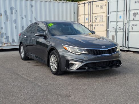 Used 2020 Kia Optima LX FWD image 2