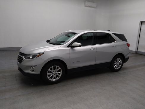 Used 2019 Chevrolet Equinox LT w/ Driver Convenience Package image 2