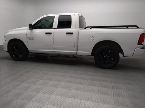 Used 2017 RAM 1500 Express RWD image 3