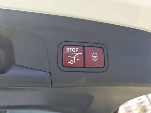 Used 2022 Mercedes-Benz GLE 350 4MATIC image 11