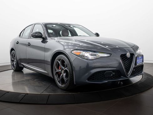 Used 2019 Alfa Romeo Giulia Ti w/ TI Performance Package AWD/4WD image 2