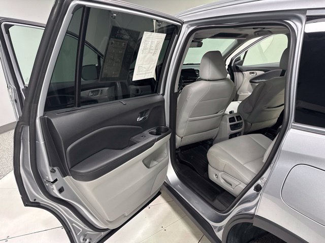 Used 2019 Honda Pilot Elite image 25
