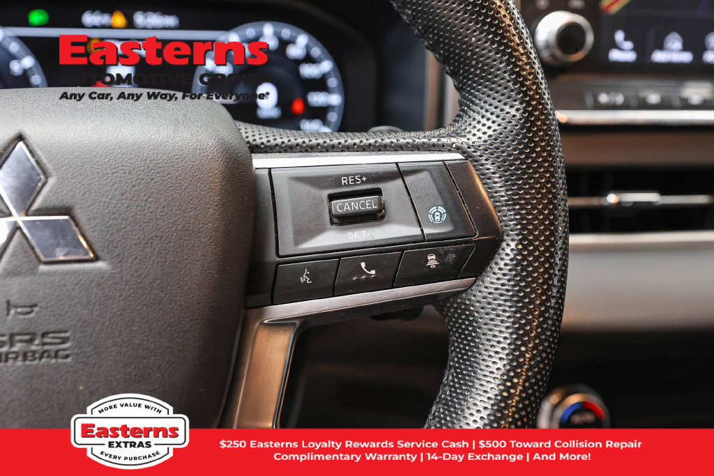 Used 2023 Mitsubishi Outlander SE AWD/4WD image 17