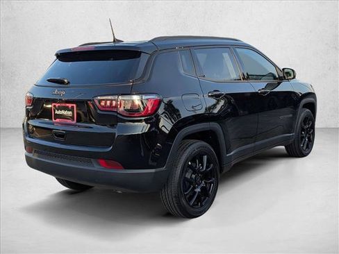 New 2026 Jeep Compass Latitude image 2