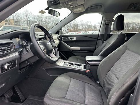 Used 2023 Ford Explorer XLT image 14