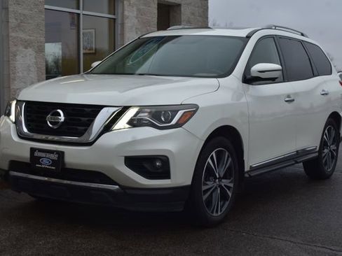 Used 2017 Nissan Pathfinder Platinum w/ Family Entertainment Package image 16