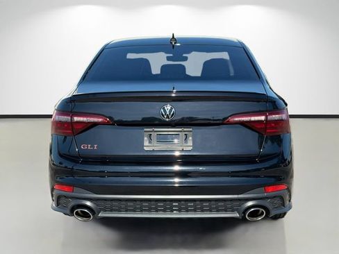 Used 2023 Volkswagen Jetta GLI Autobahn FWD image 4